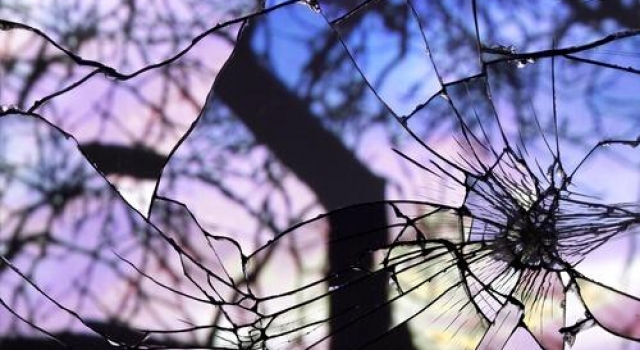 有一种美叫残缺美 碎玻璃中的夕阳叫人沉醉