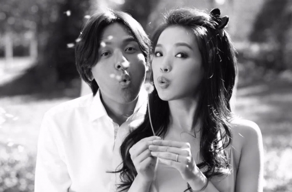 冯德伦新婚森林赶拍戏 抽空发博感谢祝福