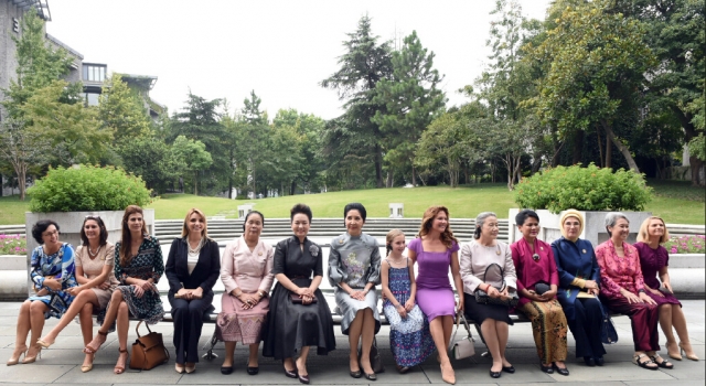 《印象》第447期:彭丽媛邀G20各国夫人参观中国美院 国母气质太出众
