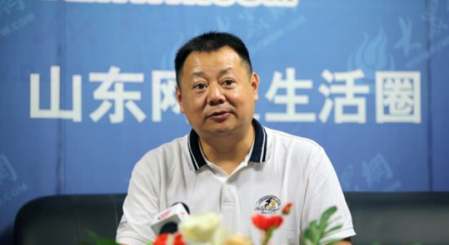 为挣奶粉钱副局长写小说 著作大卖而上富豪榜