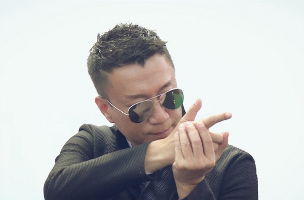 有“案底” 孙红雷晒自拍却遭交警公安警告