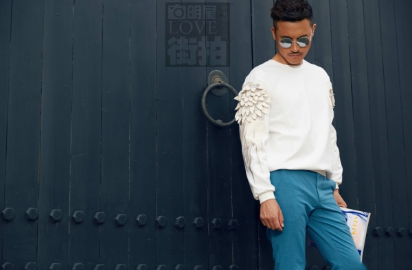 凡是不会搭配衣服的直男 衣柜里永远常备一件卫衣