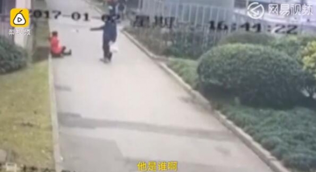 女硕士反驳男学霸观点被暴打 学霸的内心好阴暗
