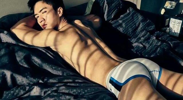健身狂魔小鲜肉写真 每个男人都想要的凹凸肌肉