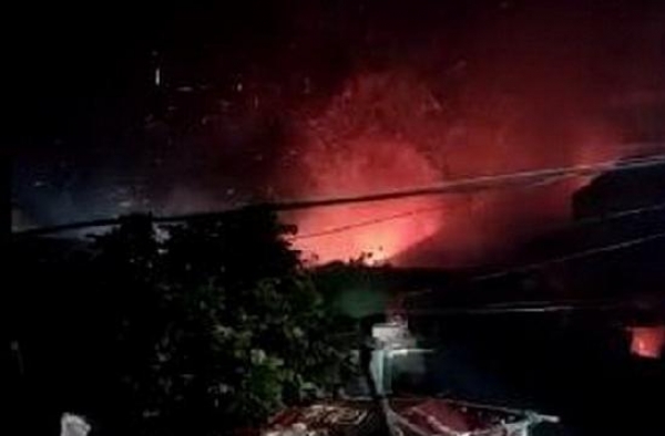 福建泉州飞机坠毁：暂无死亡 整个镇停电半个多小时