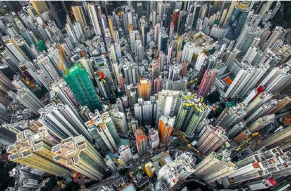 香港年轻人买房靠家人的占40% 首付80万难坏不少人