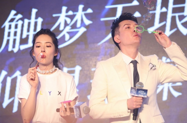冯绍峰郭碧婷恋情是真的吗? 冯绍峰喜欢郭碧婷吗?