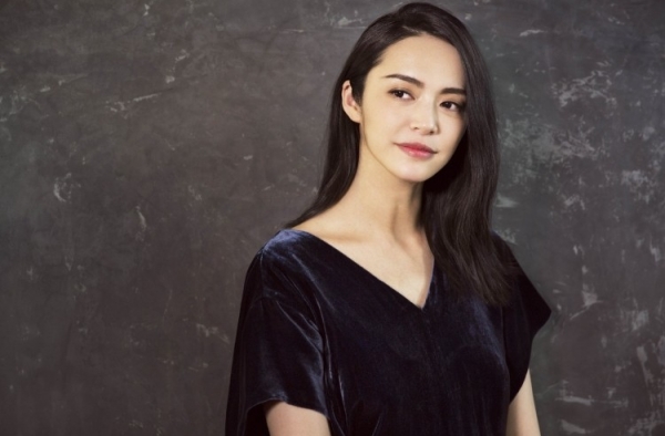 姚晨情人节大发感慨 祝福儿女爱有归宿