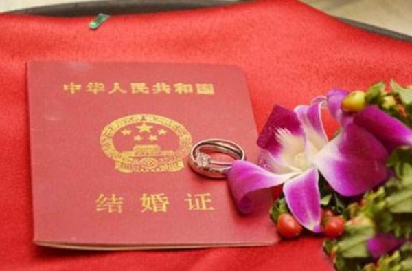 为儿子上海考学路女子不惜离婚嫁老人