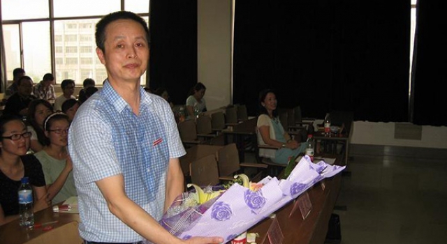 章泽天父母是谁?章泽天父亲竟是集团老总