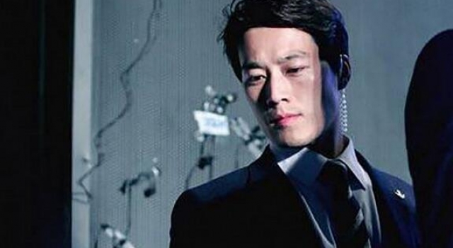 韩国总统保镖网络爆红 网友齐呼需要被保护