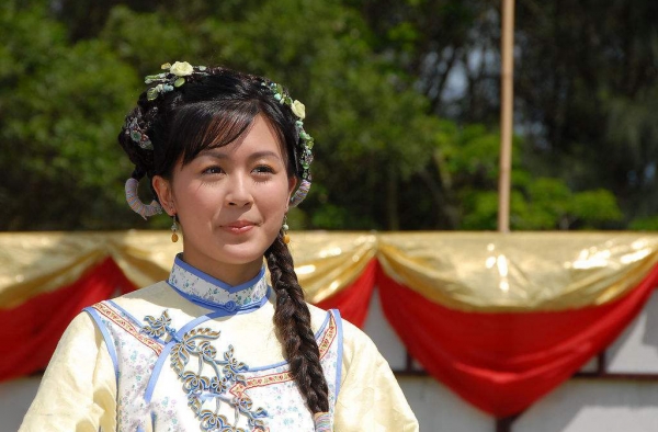 唐宁离婚已获子女抚养权 低调夫妻难逃七年之痒