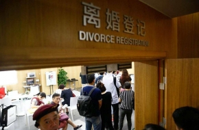 高管离婚被分70亿怎么回事？高管离婚股民遭殃