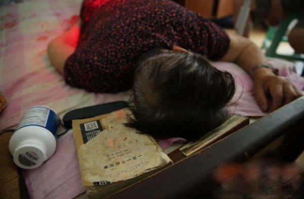 被撞老太拒收钱怎么回事?老太:不能因为人老了就不讲理