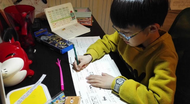 太机智！一年级小学生惹怒母亲仿写小古文致歉获点赞