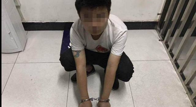 无人机直播女子裸居 许多网友和主播互动