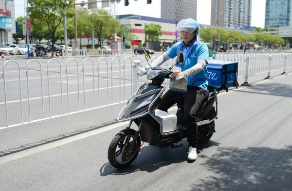 点外卖被骑手偷吃怎么回事？看完你还想点外卖吗？