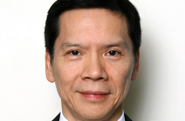香港黑老大向华强有多牛？曝张子强下跪给向华强