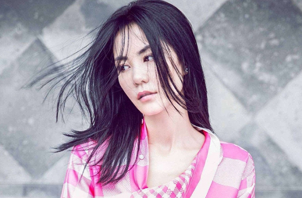 王菲女儿都自带明星范 天后为什么放弃李嫣选择窦靖童
