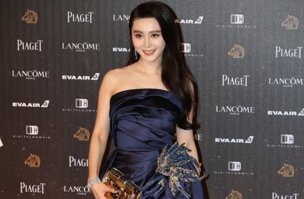 范冰冰被曝耍大牌后发声 李晨力挺女友：法庭见！