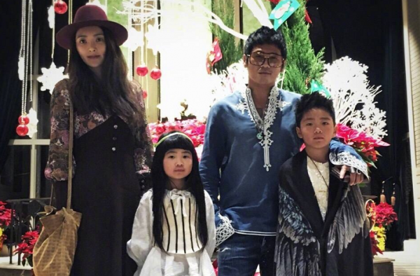 曹格儿子Joe长高不少 俨然是未来的长腿欧巴