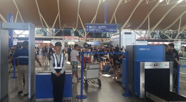女子拒绝安检大闹机场辱骂国人丢脸：我以后都不回中国