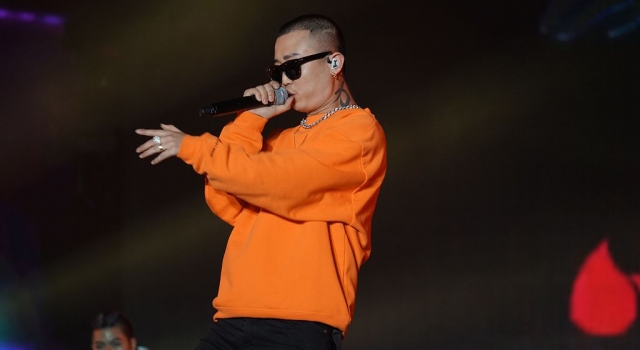 GAI退赛后首露面 参加商演也卖力表演
