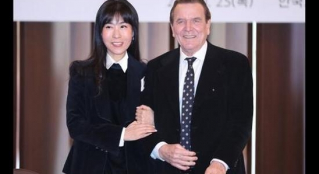 德国前总理将结婚 第五婚姻将迎娶小26岁韩国翻译