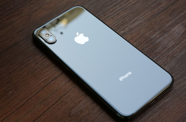 2018三款新iPhone齐飞 你的选择又是如何呢？