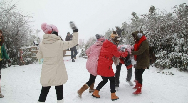 女子玩雪4小时患上雪盲症 雪盲症究竟是个什么鬼？