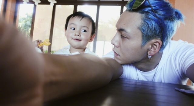 男生短发扎成丸子头也会很好看 不信你看他们