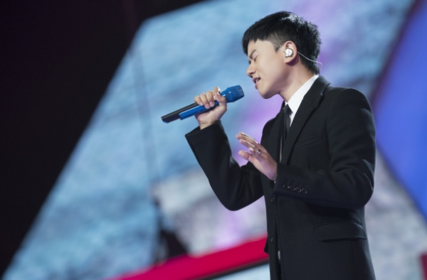 东方风云榜张杰获大满贯 被问谢娜状况张杰高能撒狗粮