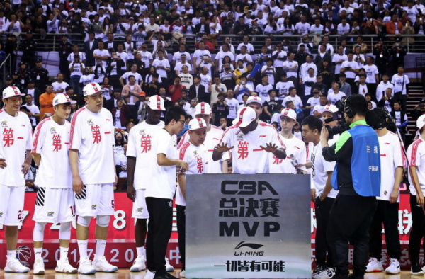 CBA新王诞生辽宁横扫广厦 一句我是郭艾伦看哭多少球迷