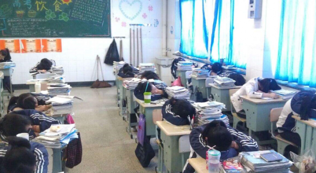 佛系考生作文只写了几行 直言高考又不是什么人生大事