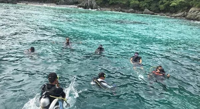 泰国沉船船主自首 普吉岛翻船事故究竟谁来担责？
