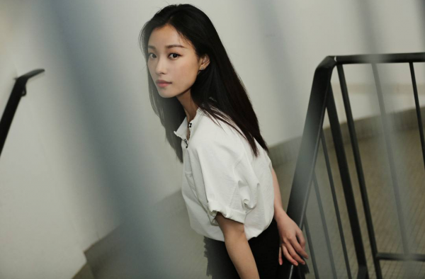 当红小生井柏然 幼时竟遭父母遗弃 跟奶奶的感情最好