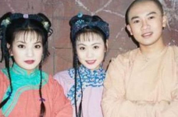 曾因《还珠格格》低调走红，结婚生子，现在网友认不出