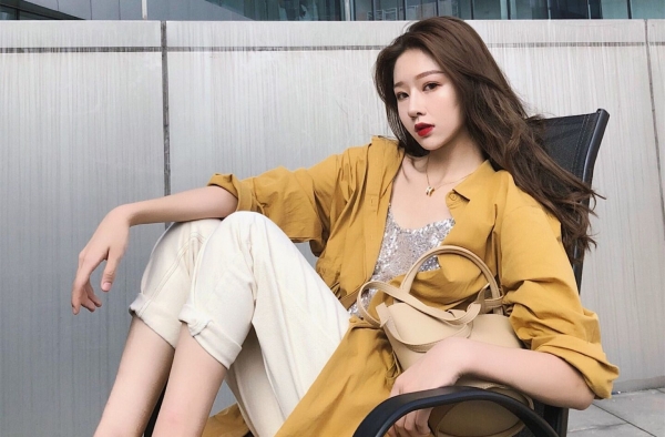 昔日网红温婉转型，摇身一变称美妆博主