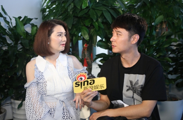 张丹峰洪欣夫妇正面回应风波 网上的传言都是虚构的