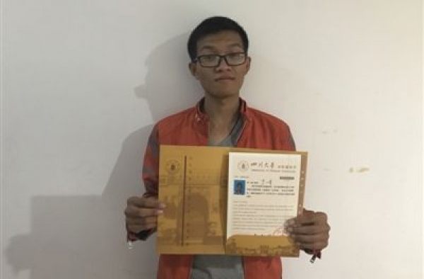 最任性学霸！高分拒绝清华北大 只为了坚持初心