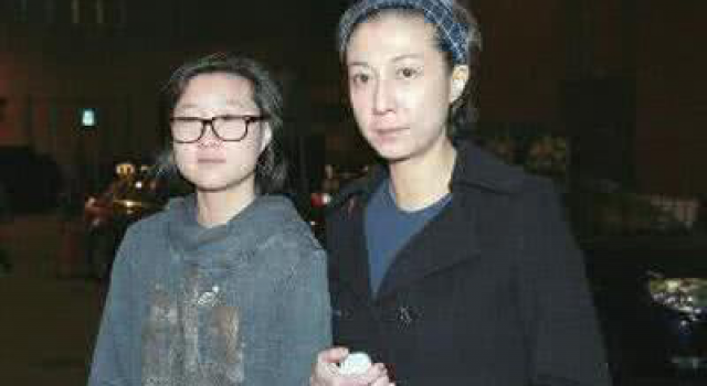 小龙女吴卓林最近被拍到卖垃圾 只身流浪国外寻找梦想