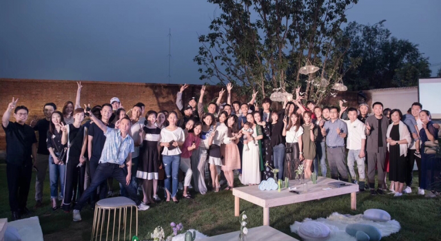 李晟李佳航儿子百日宴席 圈内好友纷纷都送上祝福
