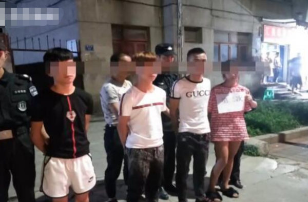 00后实施仙人跳 苍蝇不叮无缝蛋
