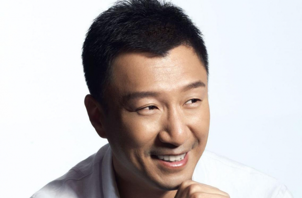 孙红雷带妻子餐厅就餐，妻子一脸严肃对孙红雷训斥