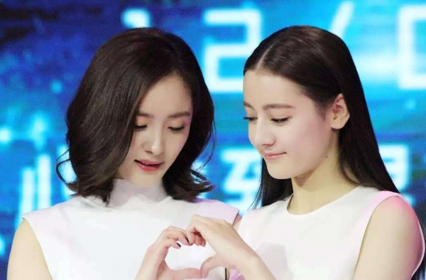 杨幂回应迪丽热巴解约:她不需要单飞!