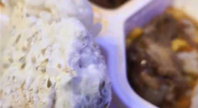 高铁40元盒饭发霉恶心人(图)赔偿多少钱?高价盒饭就这样?