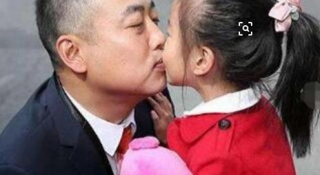刘国梁女儿夺冠 拿了第一为何还被爸爸训哭？
