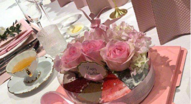 鹿晗为关晓彤庆生 盘点为女友庆生的正确打开方式