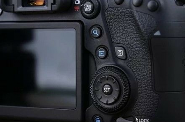 佳能6D Mark II  用数码相机照亮你的美