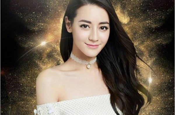 金鹰女神也练芭蕾天鹅臂 换个姿势就不好看啦！
